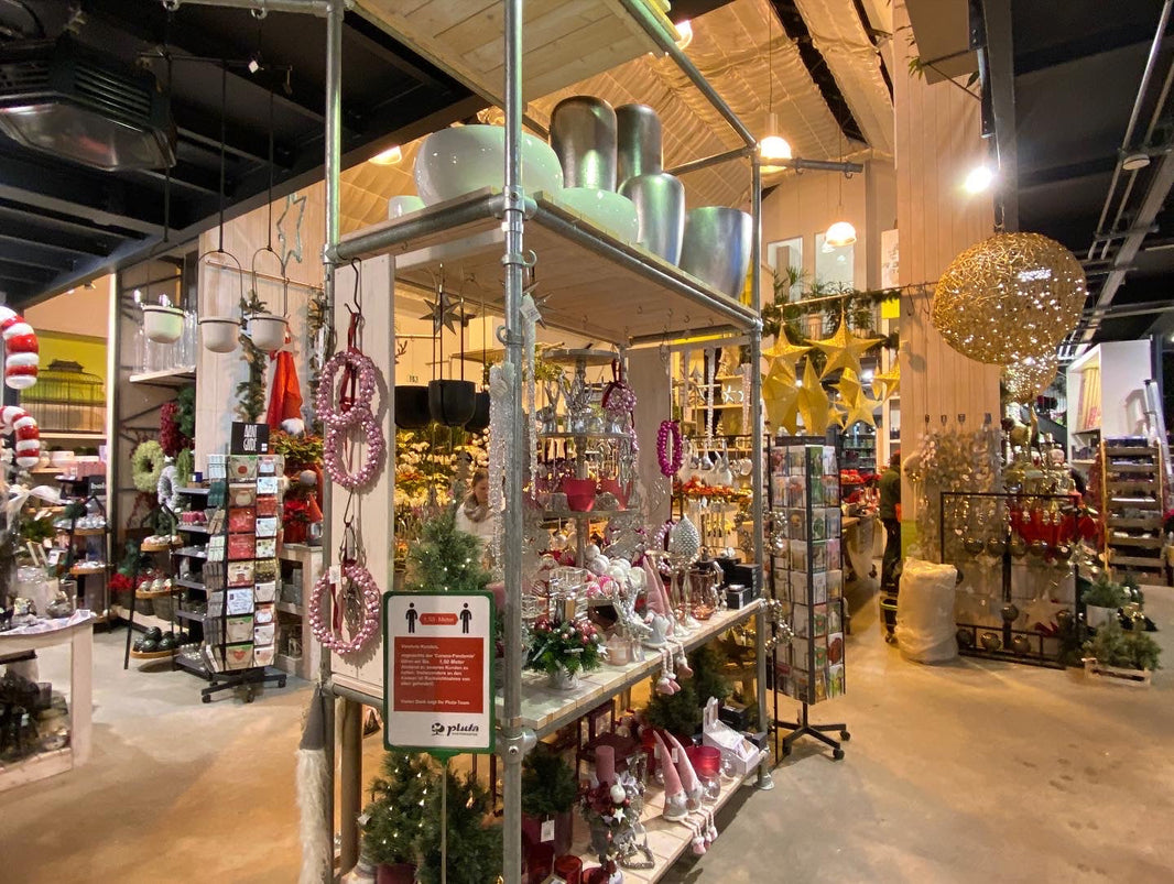 Regal im Einzelhandel