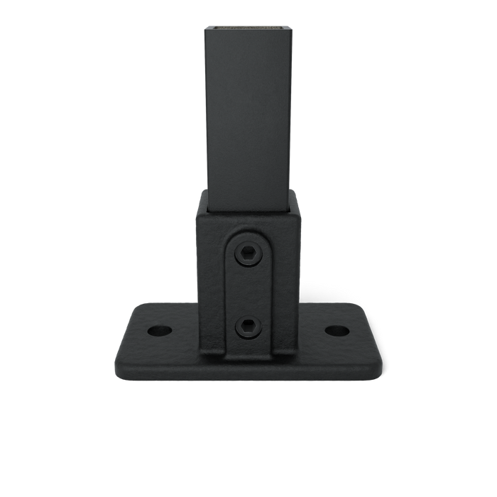 Schwarze Fußplatte mit Vierkantaufnahme und doppelter Schraubbefestigung zur stabilen Montage von Vierkantrohren