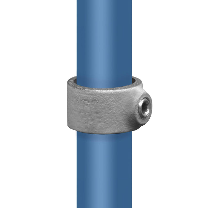 Rohrverbinder Stellring einfach aus Stahl verzinkt – Montagebeispiel mit senkrechtem Rohr